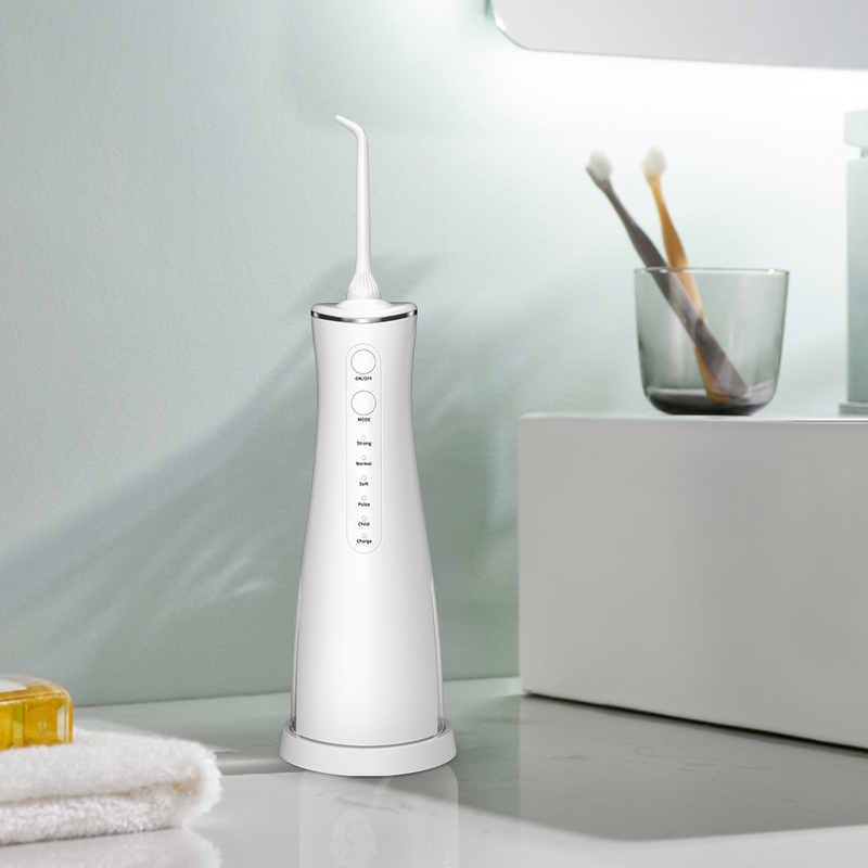 Water Dental Flosser Irrigator Water Jet 250ml Smart Rechargeable Travel Oral Irrigator IPX7 Waterproof